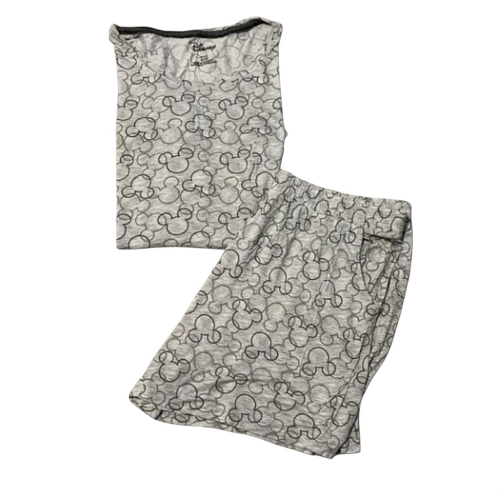 ✨3/$30 Disney women’s matching pyjama set